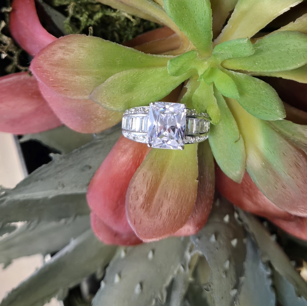 Elegant Silver/CZ Ring